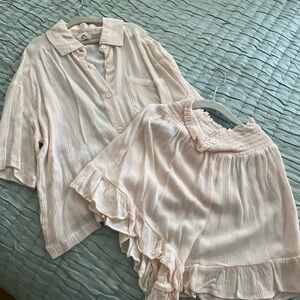GB Girls•Gianni Bini•Ivory Button-Up Shirt and Ruffle Shorts Set